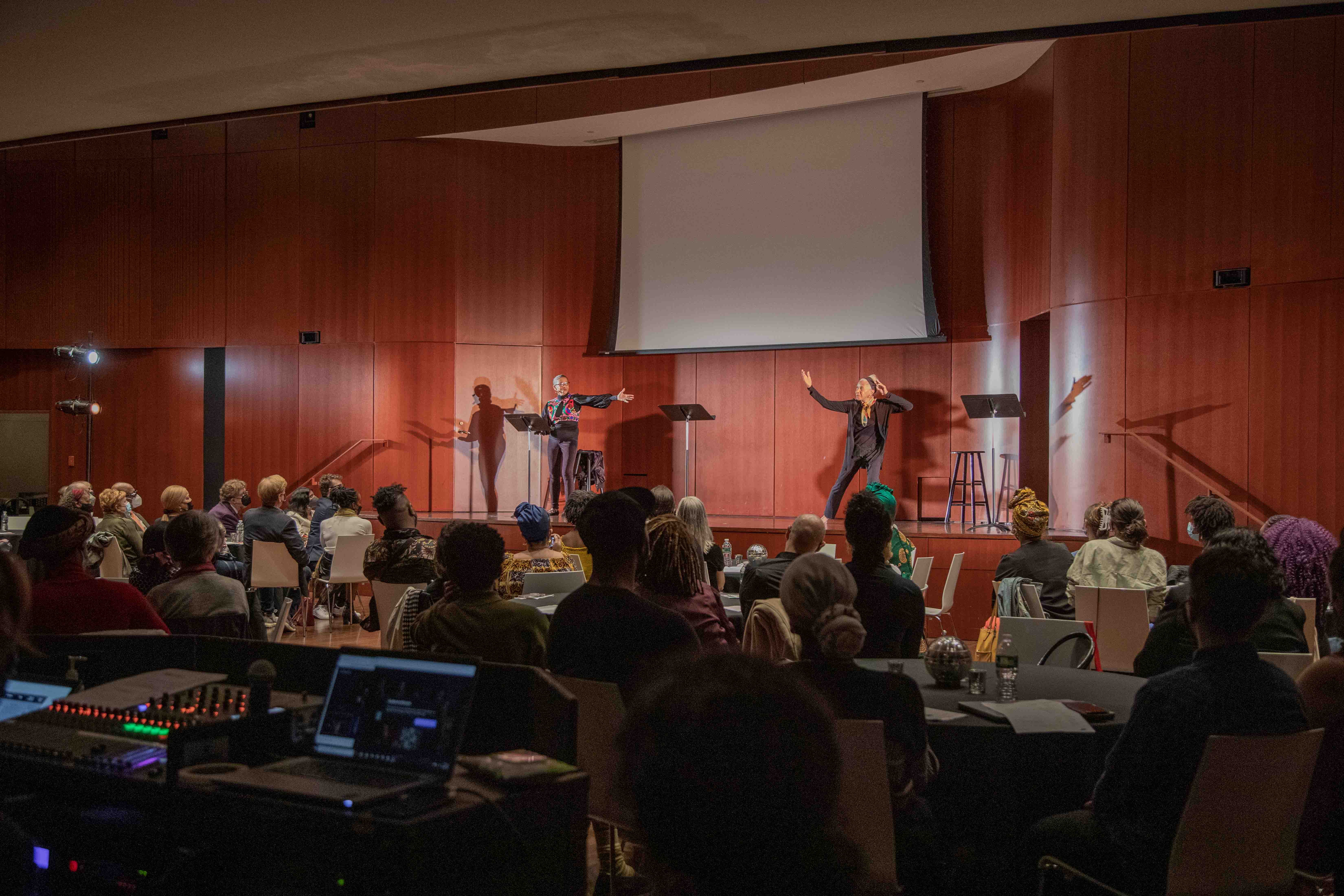 Seret Scott (L) and Dianne McIntyre (R) perform