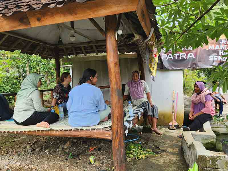 Rinaldo on site with her research team. 