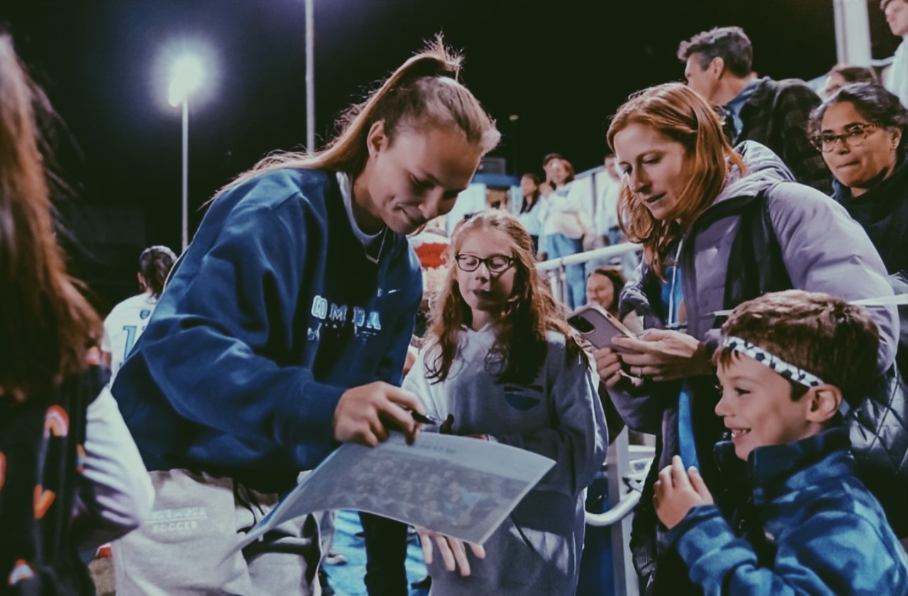 Soccer Players Lauren Rodriguez ’25 and Alexandra “Ola” Weber ’24