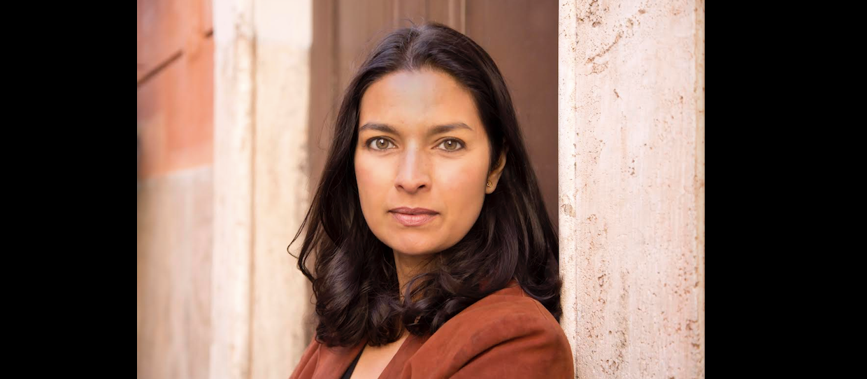 portrait of the woman writer Jhumpa Lahiri