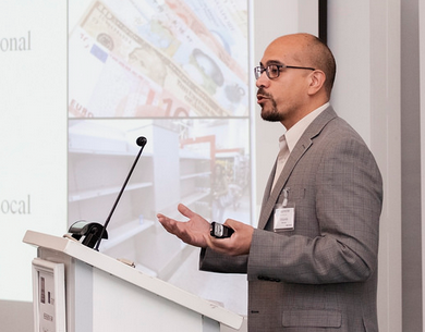 Photo of Eduardo Moncada teaching