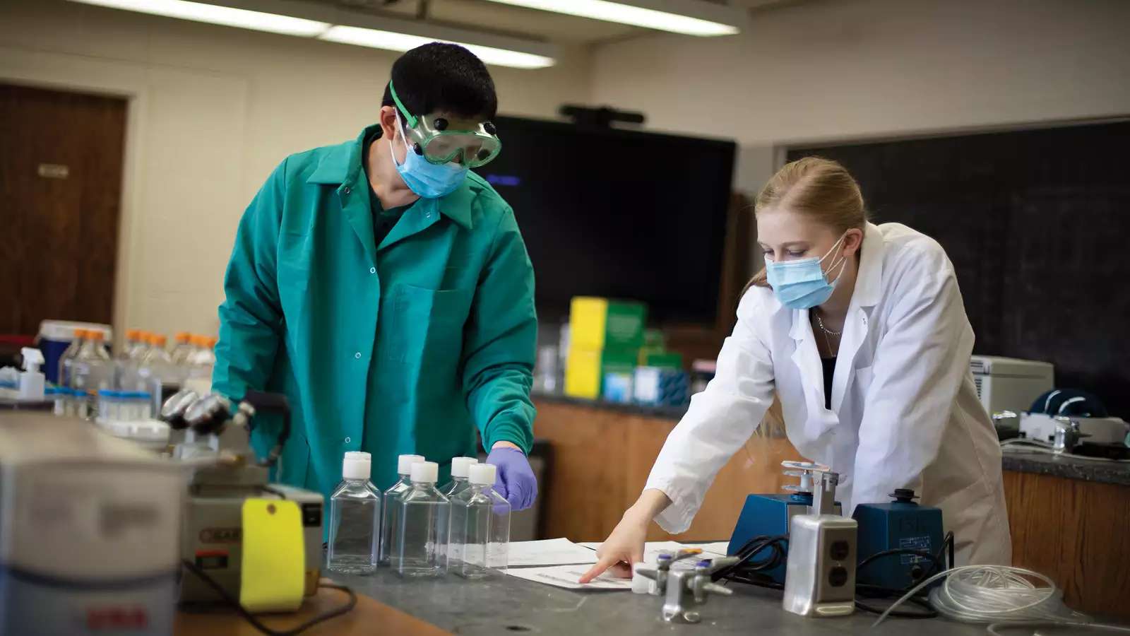 Professor JJ Miranda and Abigail Schreier ’21 analyze wastewater sample data.