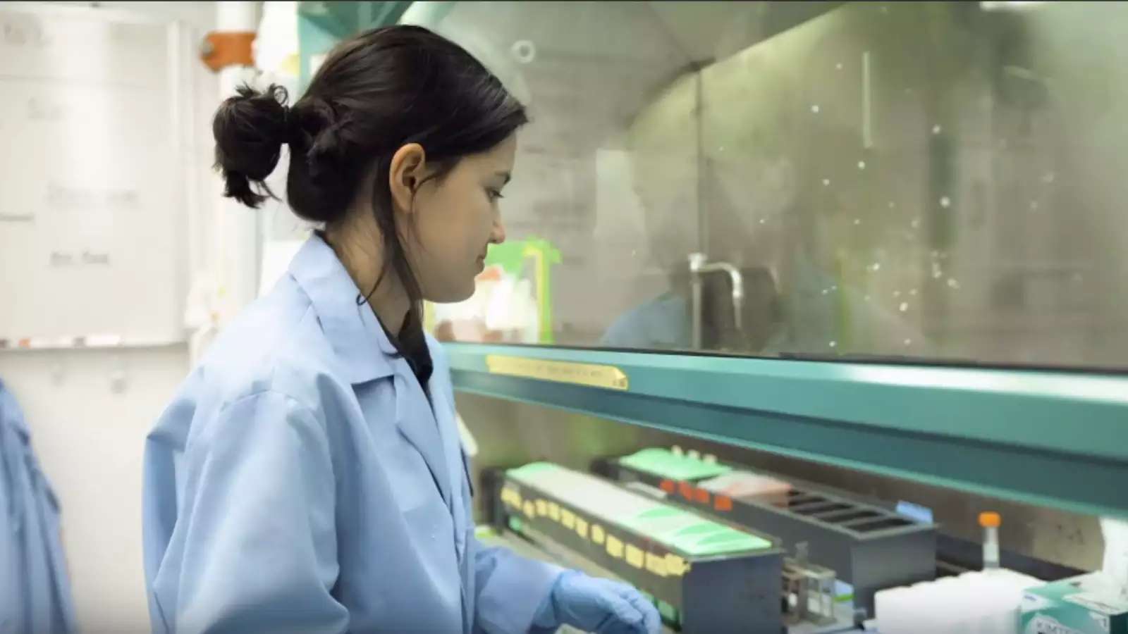 Ana Lam '20 working in a science lab