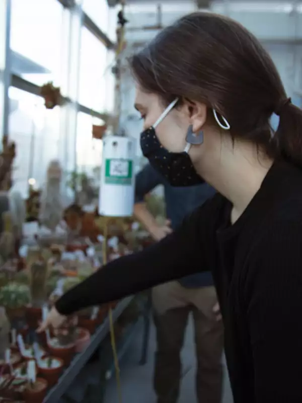 Students in the Barnard greenhouse