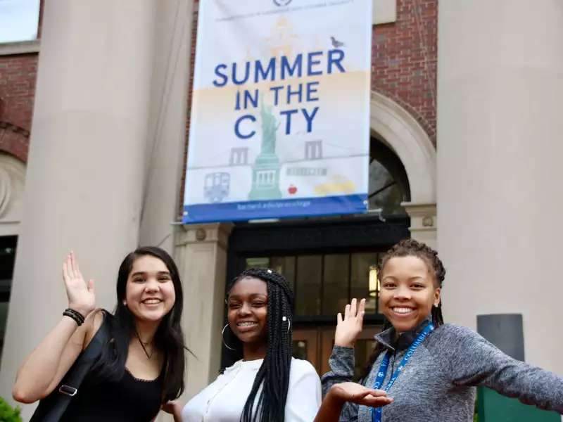 Students in front of Barnard Hall